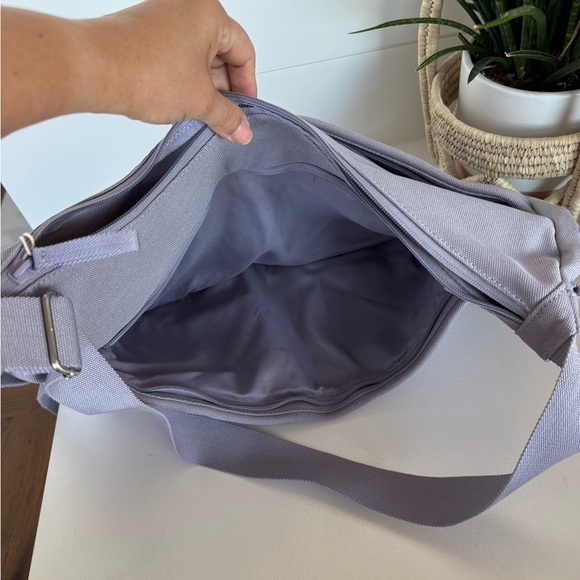 NWT BEIS The Carryall Crossbody - Lavender - Picture 5 of 7